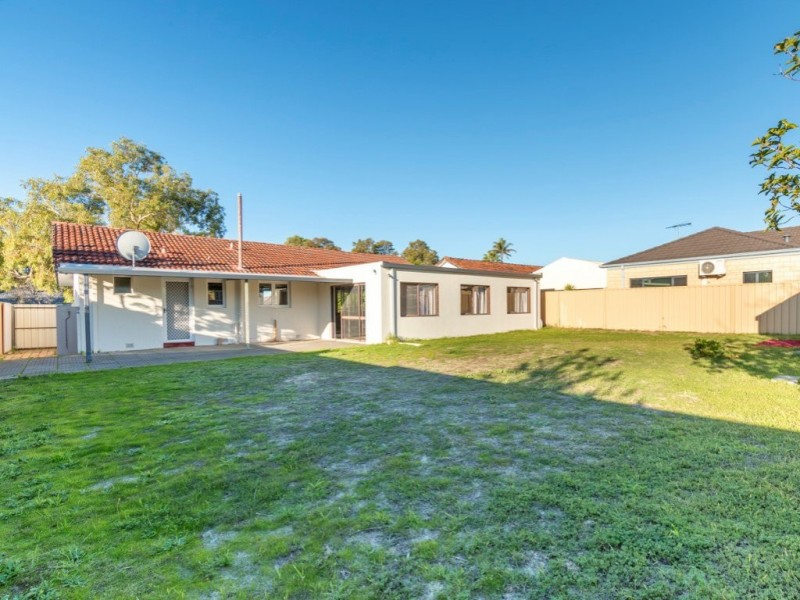 11 Simons Way, Langford WA 6147