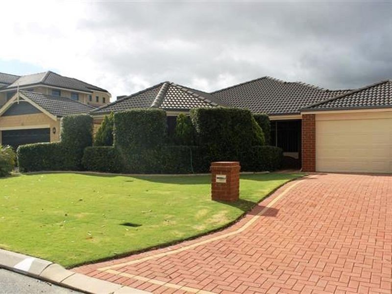 30 Excelsior Drive, Canning Vale WA 6155