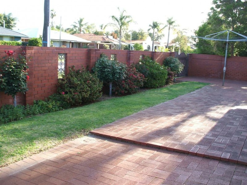 5 Tudor Avenue, Shelley WA 6148