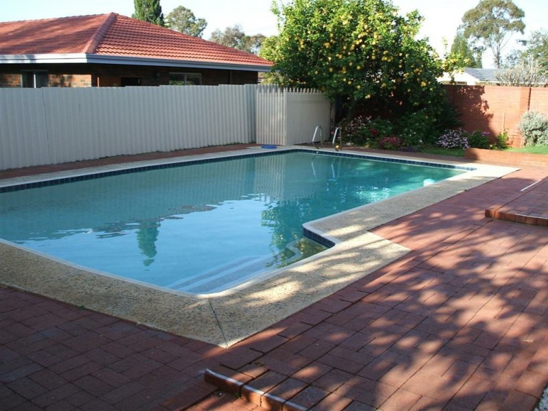 5 Tudor Avenue, Shelley WA 6148