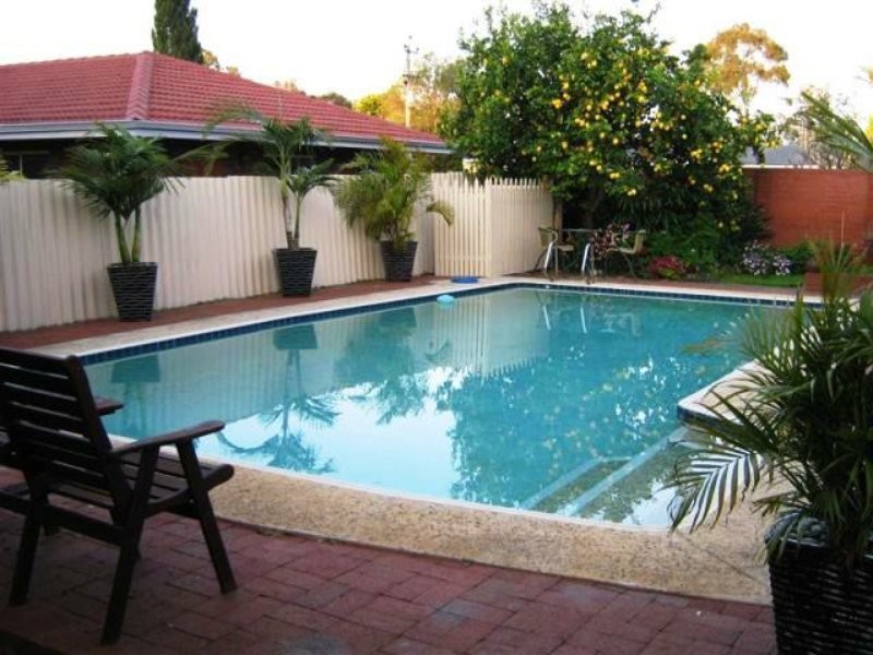 5 Tudor Avenue, Shelley WA 6148