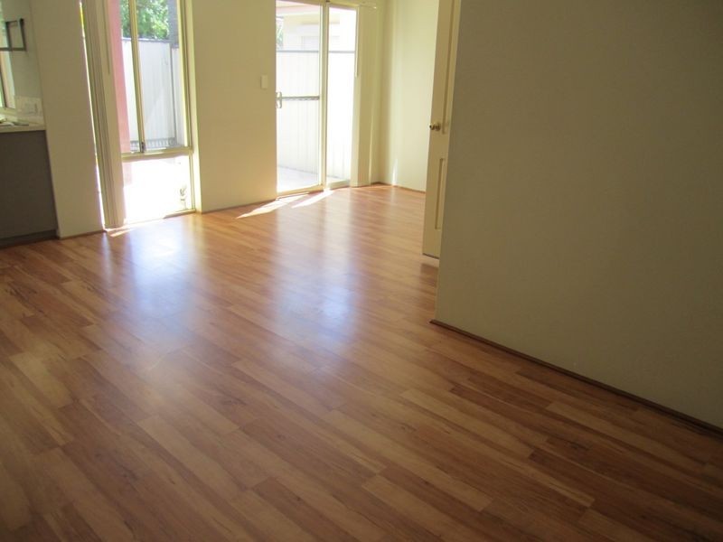 107 Centre Street, Queens Park WA 6107