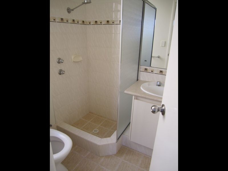 107 Centre Street, Queens Park WA 6107