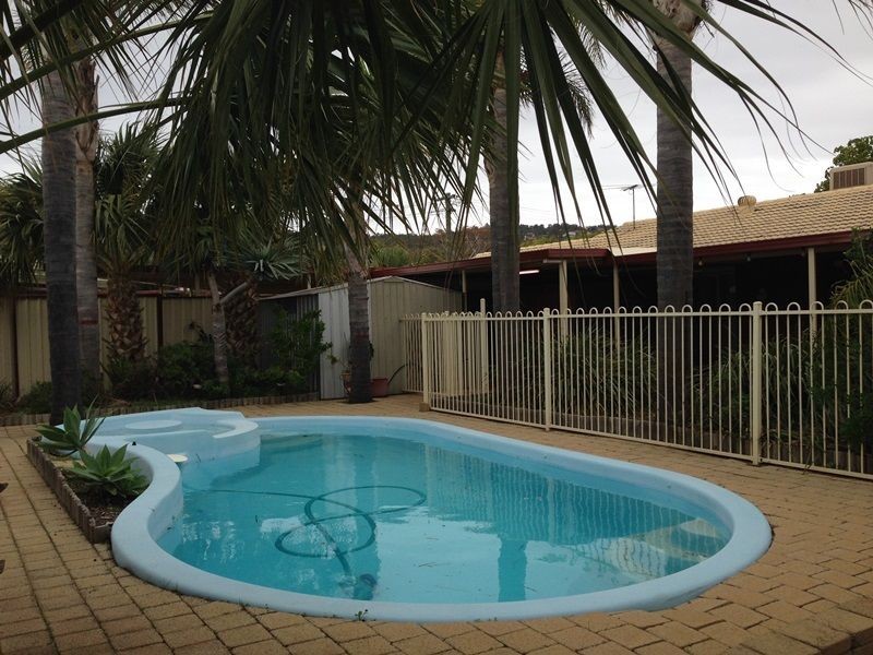 34 Almond Way, Forrestfield WA 6058