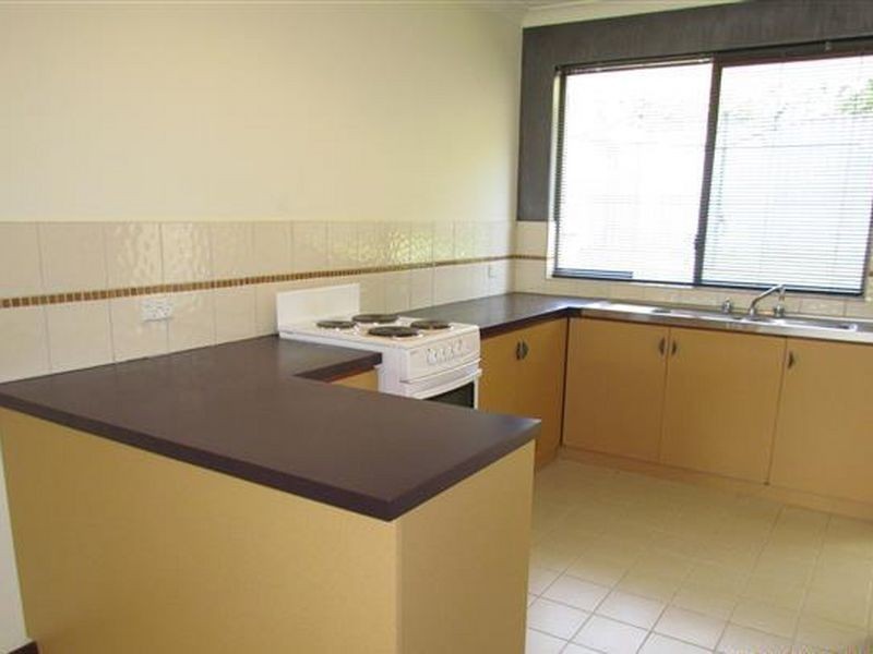 2/9 Eleanor Street, Como WA 6152