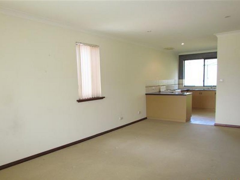 2/9 Eleanor Street, Como WA 6152