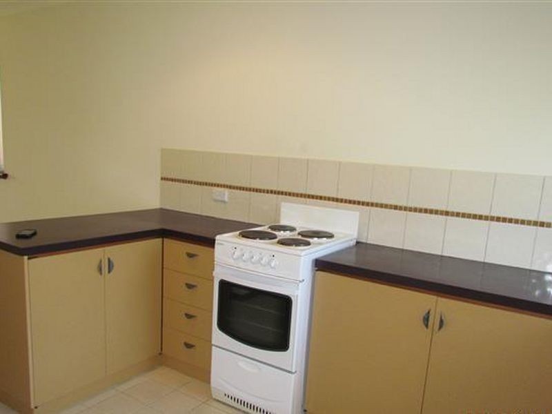 2/9 Eleanor Street, Como WA 6152