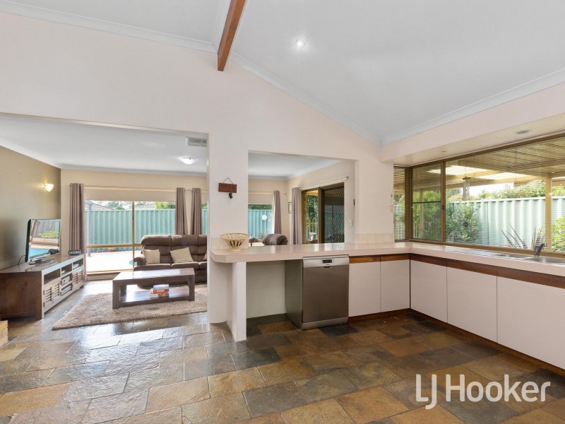 10 Bluebell Way, Bibra Lake WA 6163