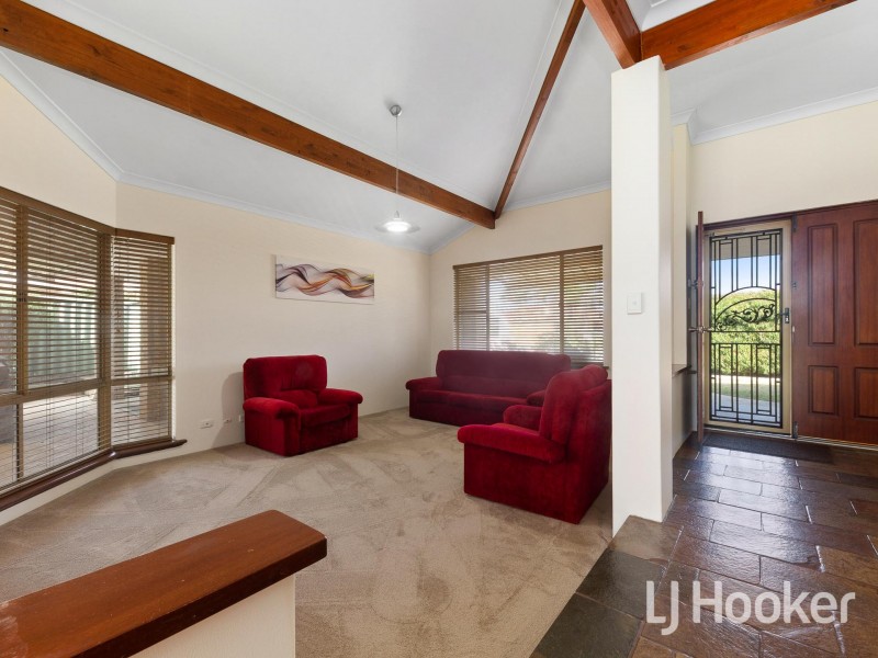 10 Bluebell Way, Bibra Lake WA 6163