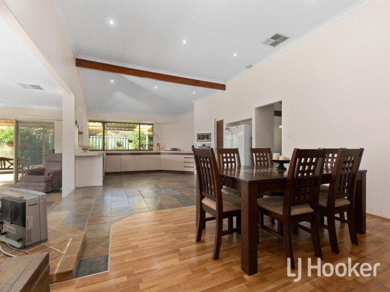 10 Bluebell Way, Bibra Lake WA 6163