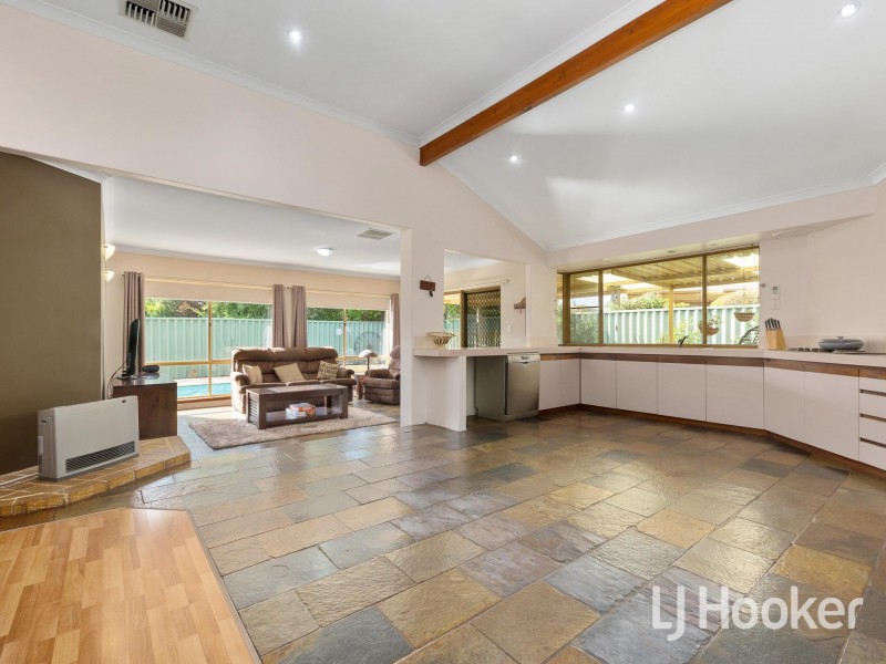 10 Bluebell Way, Bibra Lake WA 6163