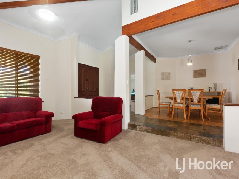 10 Bluebell Way, Bibra Lake WA 6163