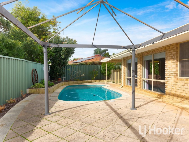 10 Bluebell Way, Bibra Lake WA 6163