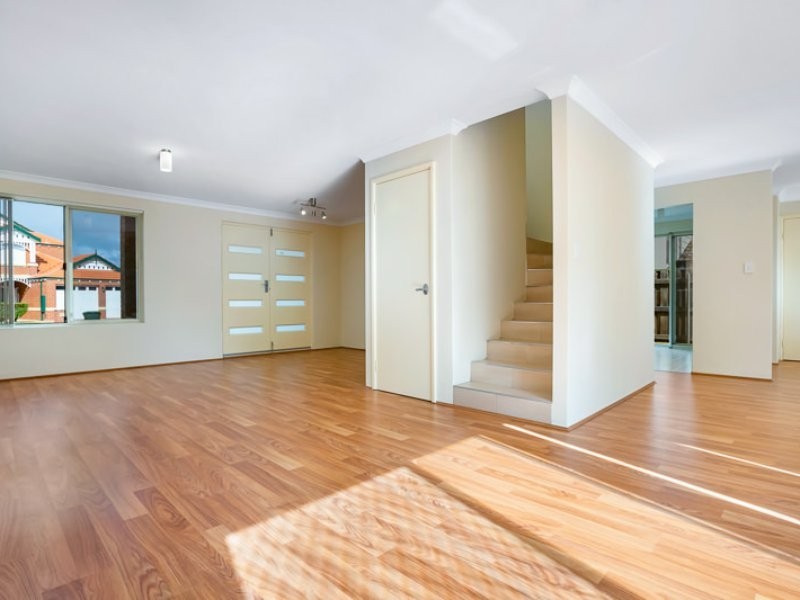 11 Japonica Way, Murdoch WA 6150