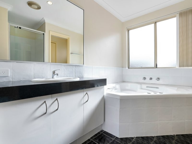 11 Japonica Way, Murdoch WA 6150