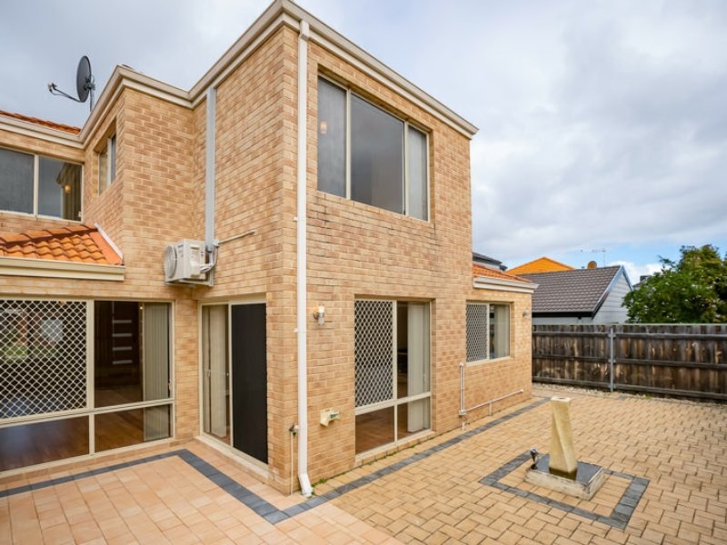 11 Japonica Way, Murdoch WA 6150