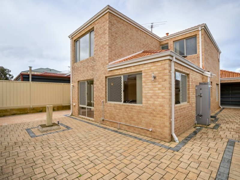 11 Japonica Way, Murdoch WA 6150