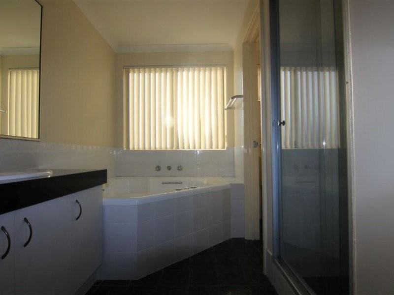 11 Japonica Way, Murdoch WA 6150