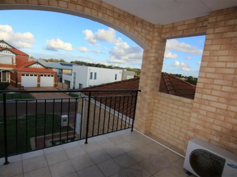 11 Japonica Way, Murdoch WA 6150