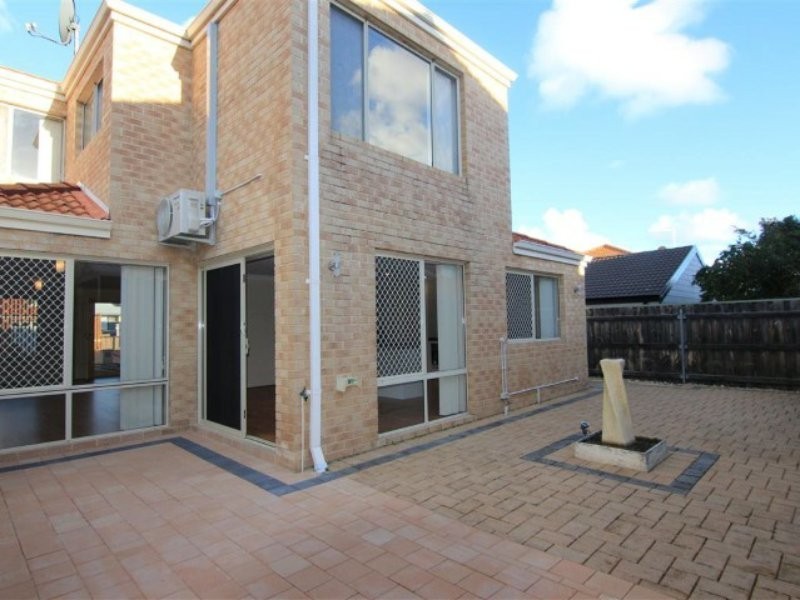 11 Japonica Way, Murdoch WA 6150