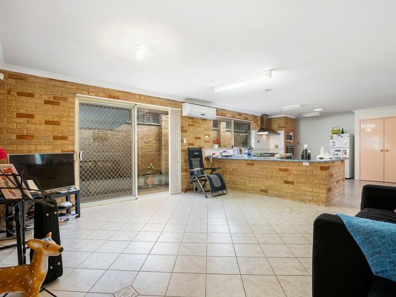 61 Central Avenue, Rossmoyne WA 6148