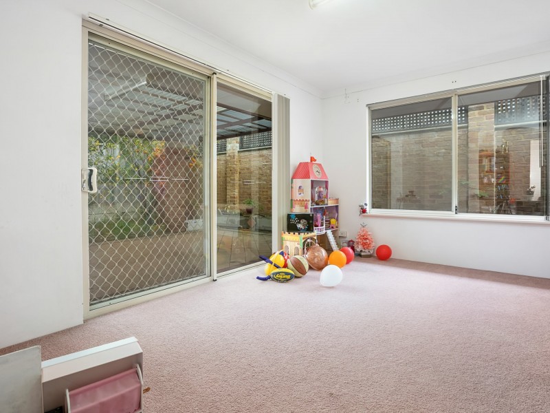 61 Central Avenue, Rossmoyne WA 6148