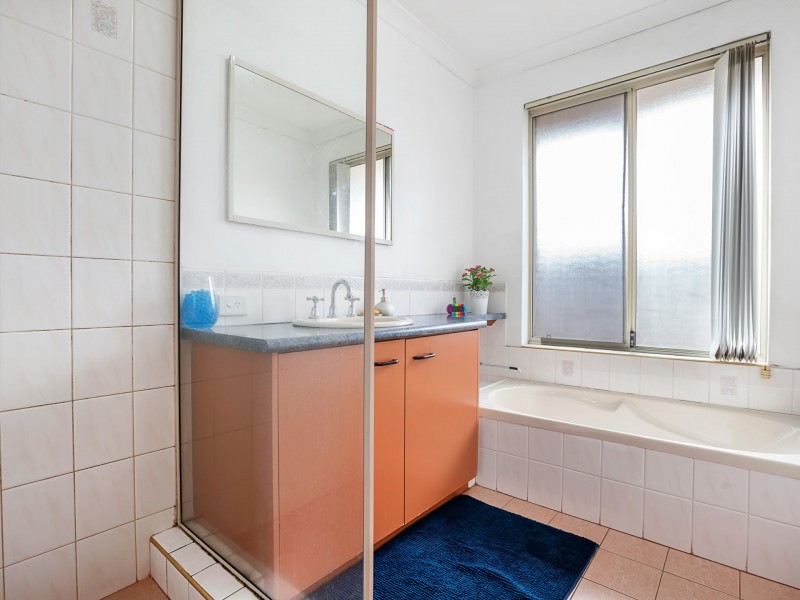 61 Central Avenue, Rossmoyne WA 6148