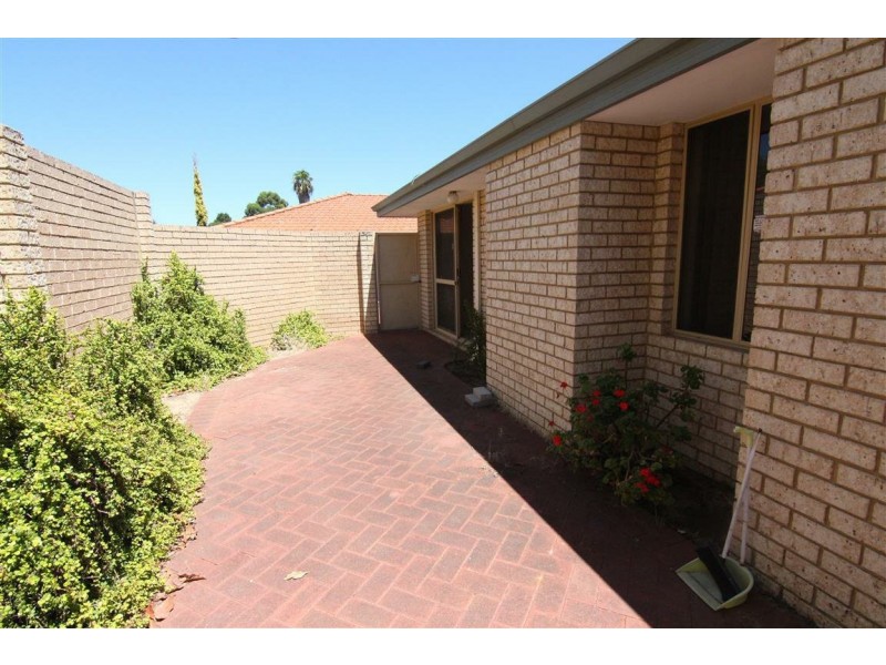 6/15 Summer Place, Thornlie WA 6108