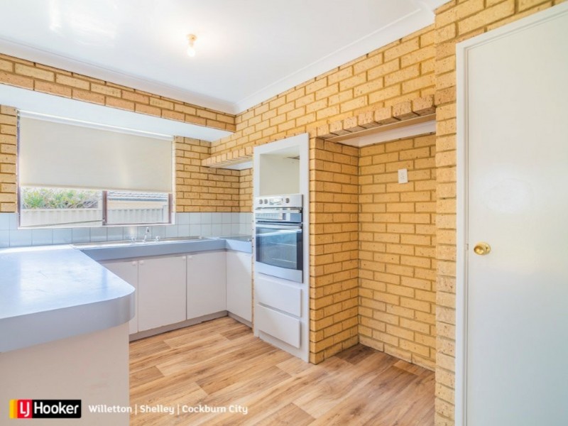 15 Barrington Street, Munster WA 6166