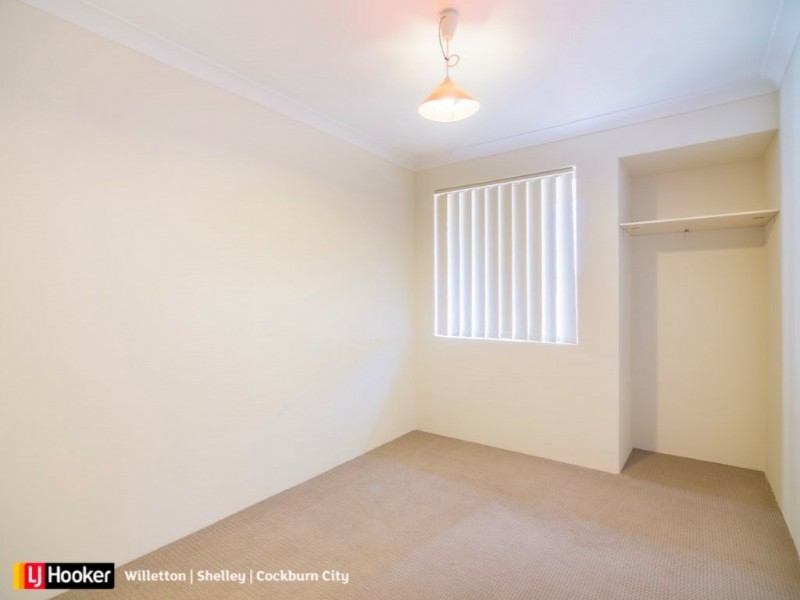 15 Barrington Street, Munster WA 6166