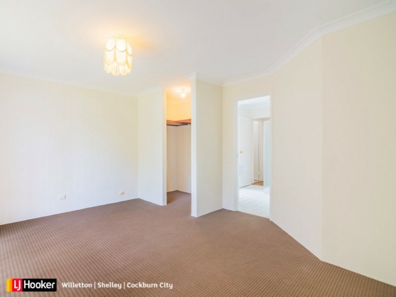 15 Barrington Street, Munster WA 6166