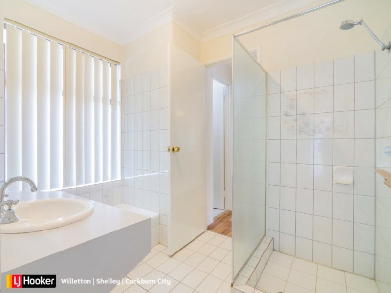 15 Barrington Street, Munster WA 6166