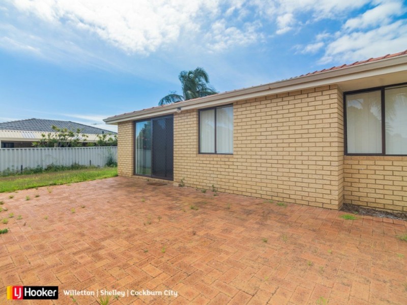 15 Barrington Street, Munster WA 6166