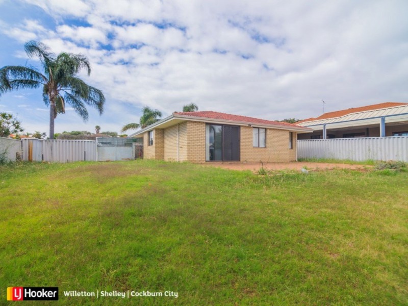 15 Barrington Street, Munster WA 6166