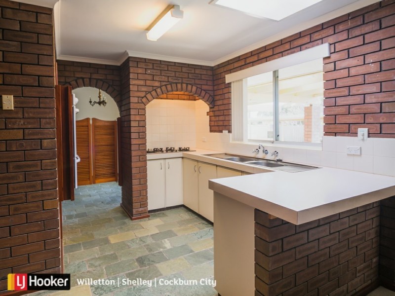 1 Macaulay Avenue, Duncraig WA 6023