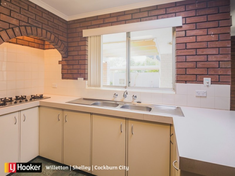 1 Macaulay Avenue, Duncraig WA 6023