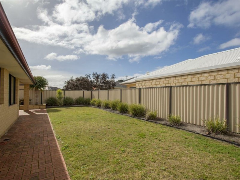2 Wisely Court, Aubin Grove WA 6164