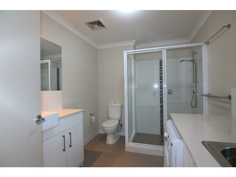 401/25 Malata Crescent, Success WA 6164