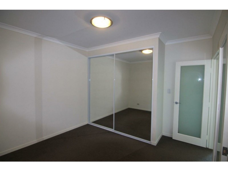 401/25 Malata Crescent, Success WA 6164