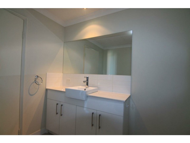 401/25 Malata Crescent, Success WA 6164