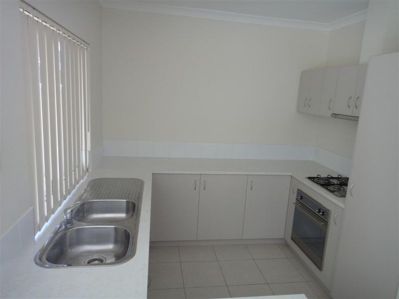 2/36 Fifth Road, Armadale WA 6112