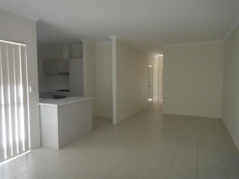 2/36 Fifth Road, Armadale WA 6112