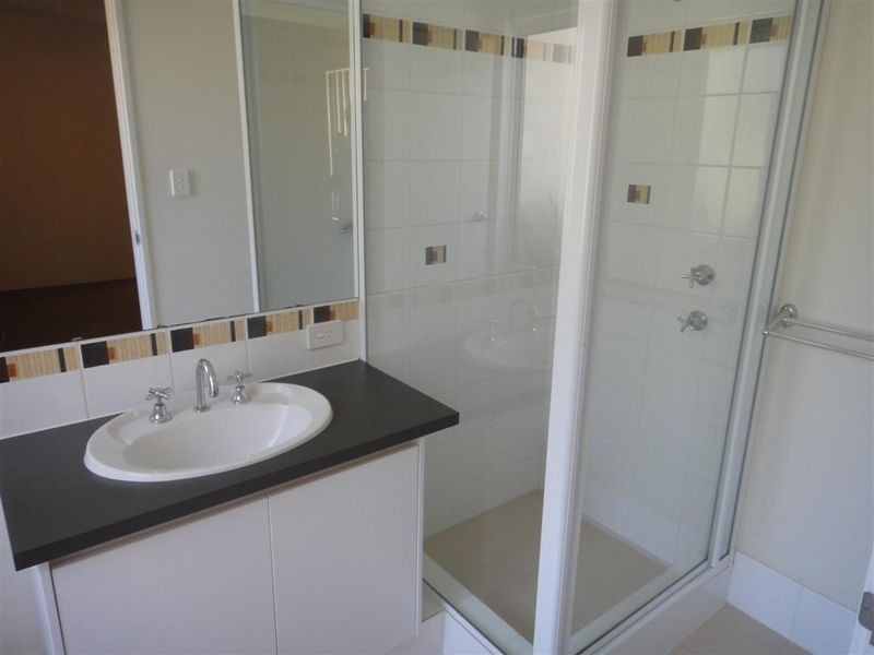 2/36 Fifth Road, Armadale WA 6112