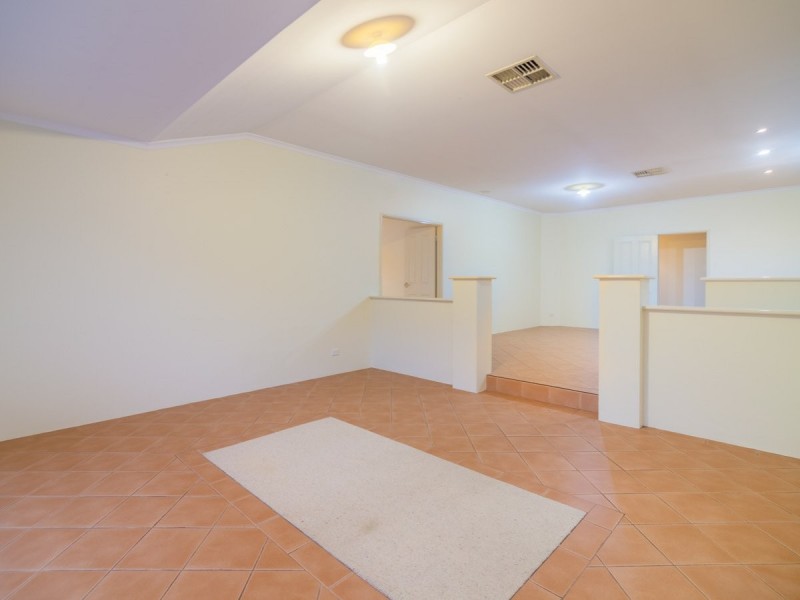 10 Driftwood Court, Thornlie WA 6108