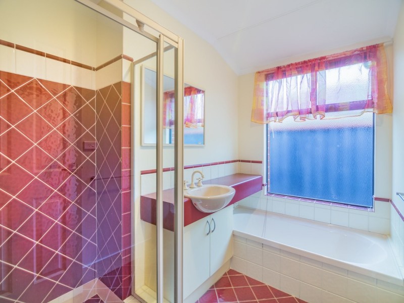 10 Driftwood Court, Thornlie WA 6108