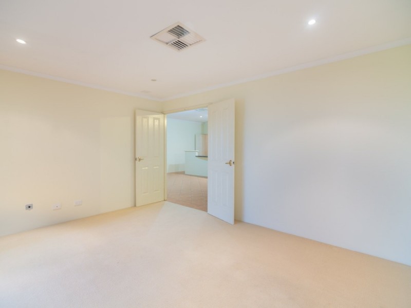 10 Driftwood Court, Thornlie WA 6108