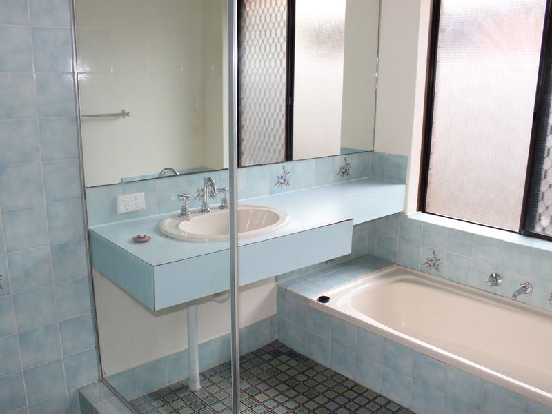 7 Cowan Place, Safety Bay WA 6169