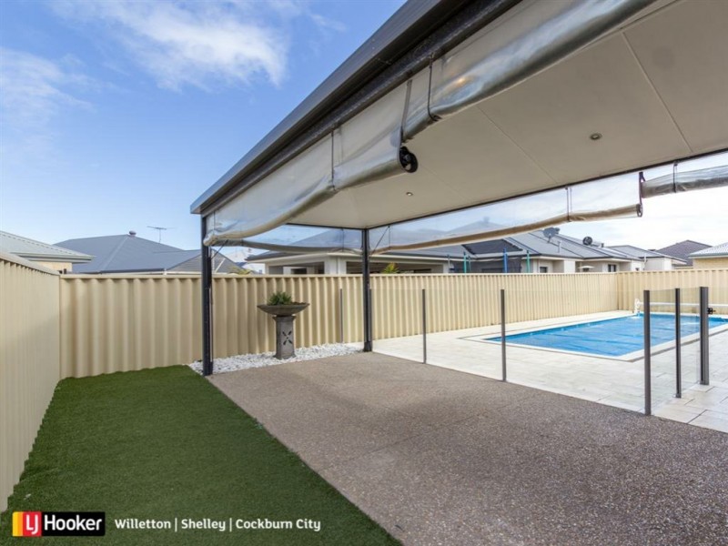 17 Halcyon Way, Atwell WA 6164