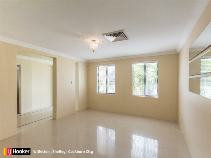 17 Halcyon Way, Atwell WA 6164