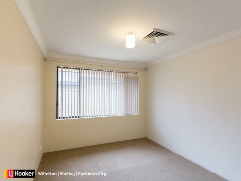 17 Halcyon Way, Atwell WA 6164